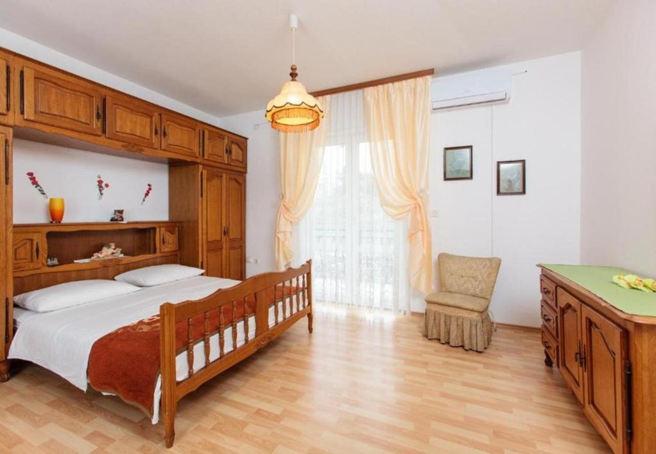 Apartment Knez 1 - 50 M From Beach Podstrana Luaran gambar