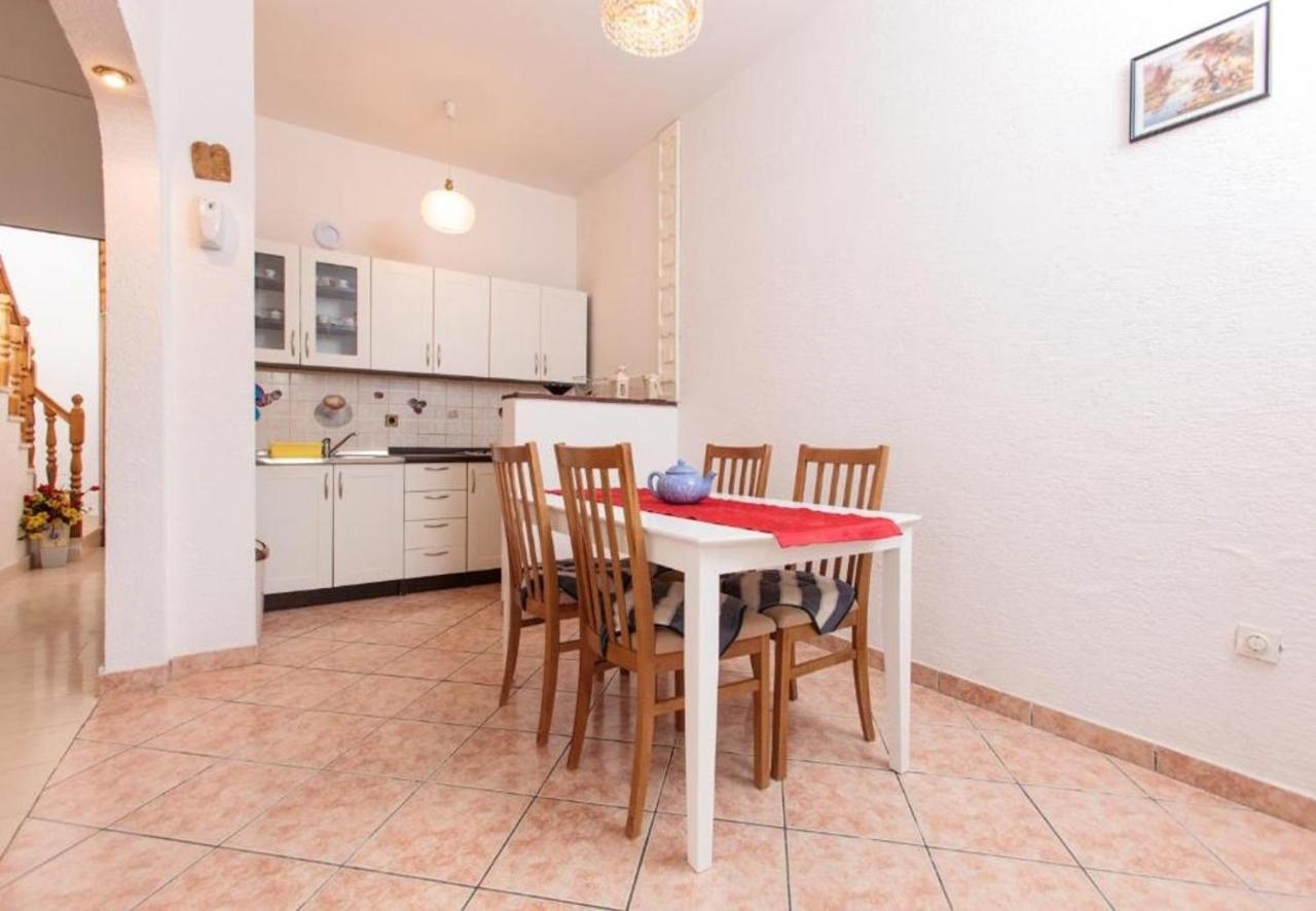Apartment Knez 1 - 50 M From Beach Podstrana Luaran gambar
