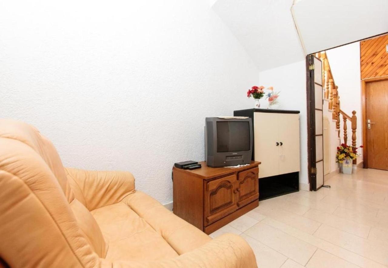 Apartment Knez 1 - 50 M From Beach Podstrana Luaran gambar