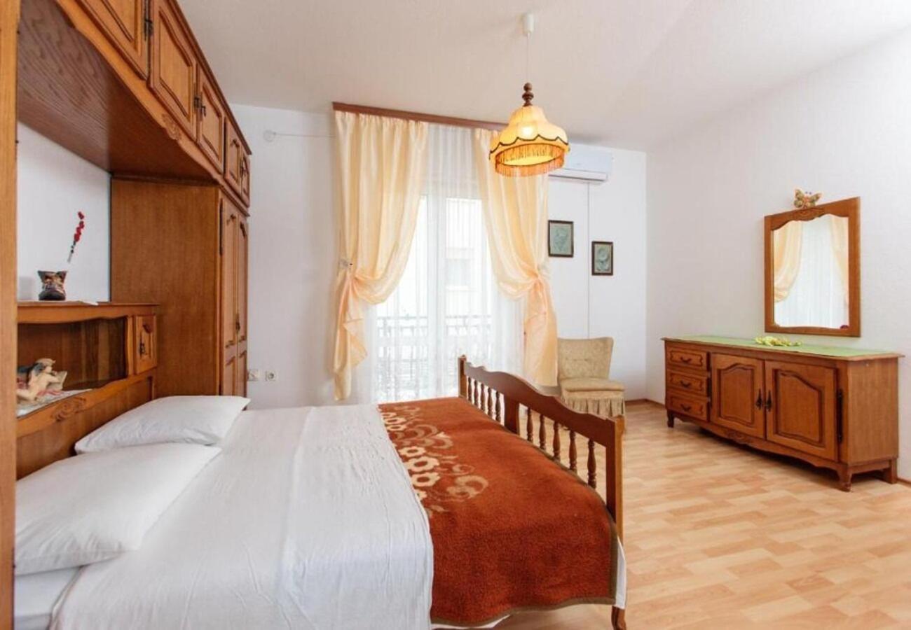 Apartment Knez 1 - 50 M From Beach Podstrana Luaran gambar