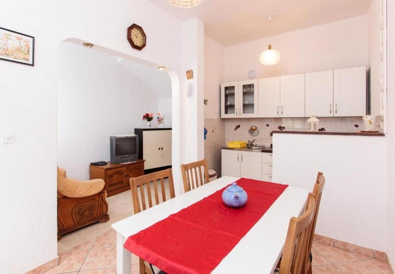 Apartment Knez 1 - 50 M From Beach Podstrana Luaran gambar