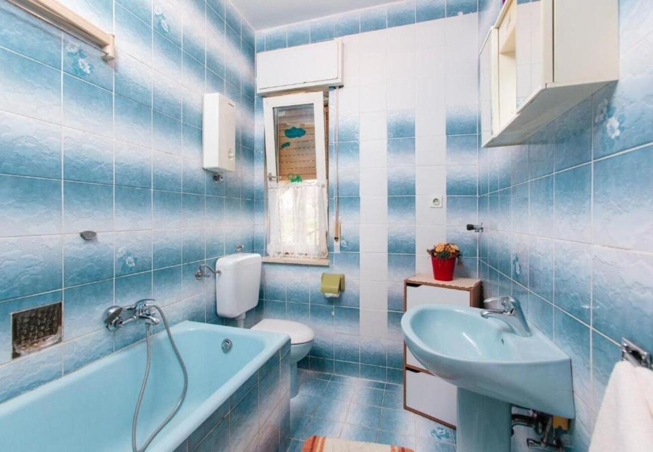 Apartment Knez 1 - 50 M From Beach Podstrana Luaran gambar